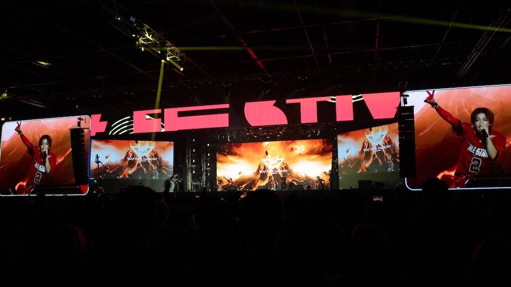 WOLF HOWL HARMONY、ブラジル初ライブに1万8000人が集結、熱狂の渦に