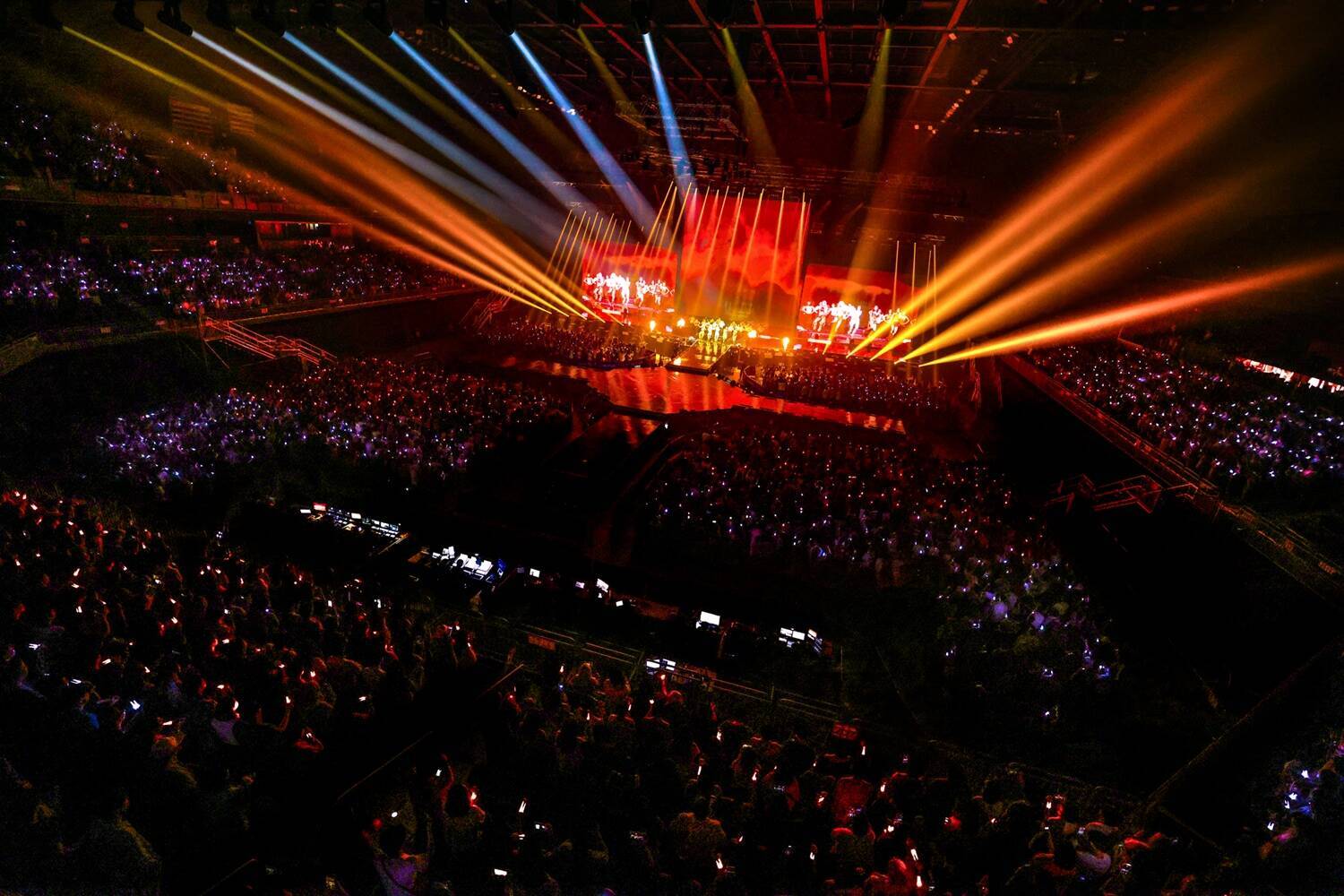 LE SSERAFIM、5人全員で「BOOMPALA」披露　新ツアー「PUREFLOW」仁川2daysで開幕