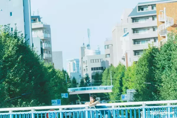 「和久井沙良が語る「歌はダントツに苦手だった」気鋭の鍵盤奏者がみずから歌い、自由なポップスを鳴らすまで」の画像