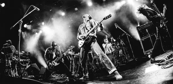 Hedigan’s、東名阪ツアーファイナルLIQUIDROOM、変貌し続ける5人が奏でた多幸感