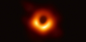 世界中が興奮した史上初のブラックホール画像