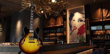 Bʼz松本孝弘やラリー・カールトンのギターも展示、「Gibson Bar」期間限定オープン