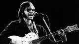「ニール・ヤング、1974年に披露した唯一となるライブ音源が公開」の画像1