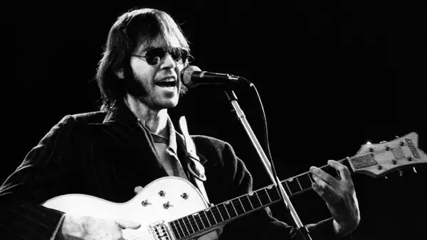 ニール・ヤング、1974年に披露した唯一となるライブ音源が公開