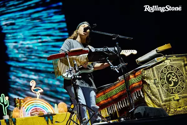 「サマソニ現地レポ　タッシュ・サルタナ、人間離れした「全身楽器」の独壇場パフォーマンス」の画像