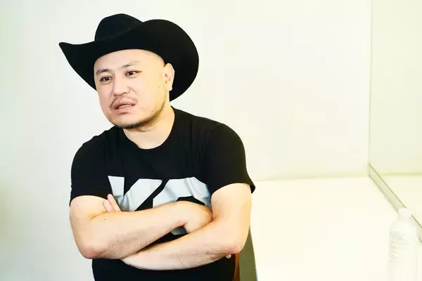 「ハリウッドザコシショウ、狂気の「芸」が生まれた背景と10年続けた動画投稿」の画像