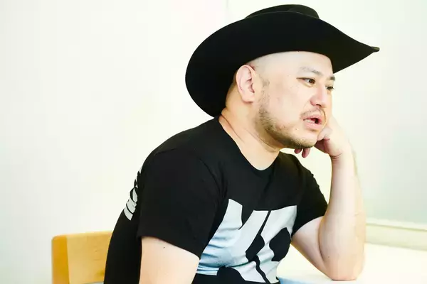 「ハリウッドザコシショウ、狂気の「芸」が生まれた背景と10年続けた動画投稿」の画像