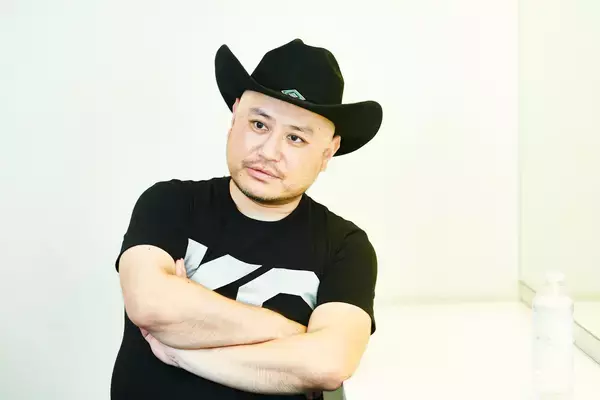 「ハリウッドザコシショウ、狂気の「芸」が生まれた背景と10年続けた動画投稿」の画像