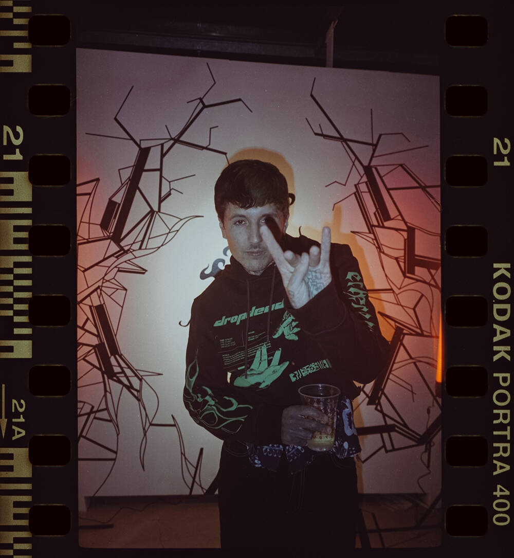 BMTHのオリーがブランド「DROP DEAD」を始めた理由