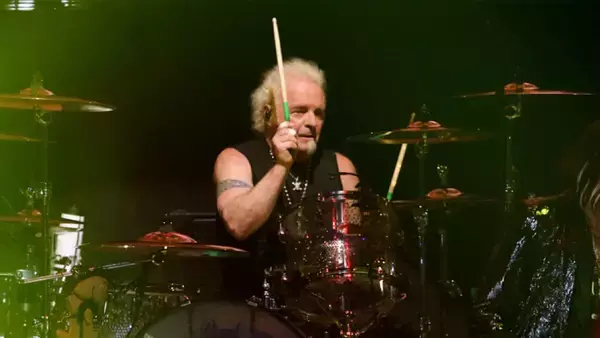 エアロスミスのドラマー、復帰オーディション落ちバンドを提訴「屈辱であり、不愉快」