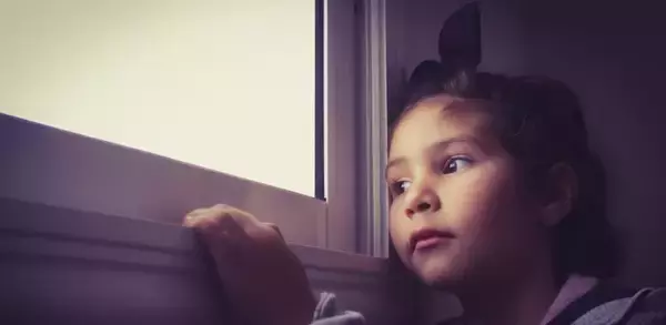 社会的不安を感じやすいのは自閉症の人々　不安を和らげるFACE COVID