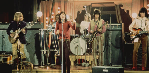 ローリング・ストーンズ、1968年の「無情の世界」初ライブ演奏を振り返る