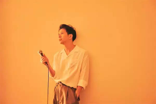 「Keishi Tanaka、豊岡市の朝焼けの中歌うMV「Fallin’ Down」公開」の画像