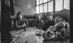 R.E.M.デビュー40周年、ピーター・バックが語るバンドへの愛着と『New Adventures in Hi-Fi』