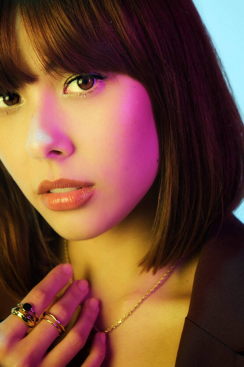 FAKYのAKINAが語る、洋楽とJ-POPの表現、セルフプロデュースの強み