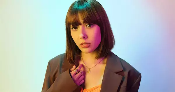 FAKYのAKINAが語る、洋楽とJ-POPの表現、セルフプロデュースの強み