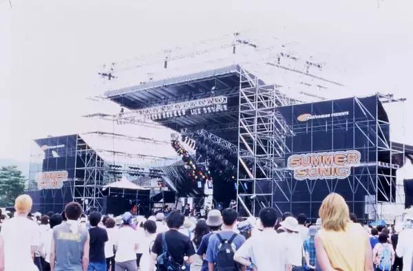 「サマーソニックの幕開け、2000-2004年を振り返る──「伝説の第1回」秘話、レディオヘッド「Creep」奇跡の裏側【5x5 Years of SUMMER SONIC Part.1】」の画像
