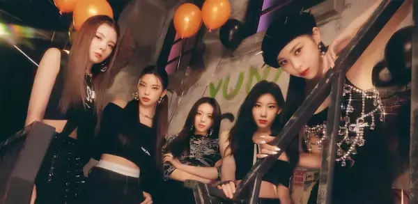 ITZY、パワフルでダイナミックなダンスを披露した「Blah Blah Blah」MV公開