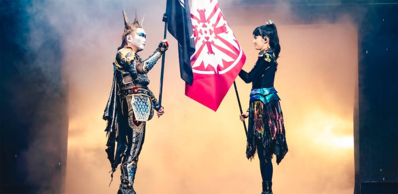 聖飢魔II vs BABYMETAL、悪魔と神の2組による夢のコラボレーションが 