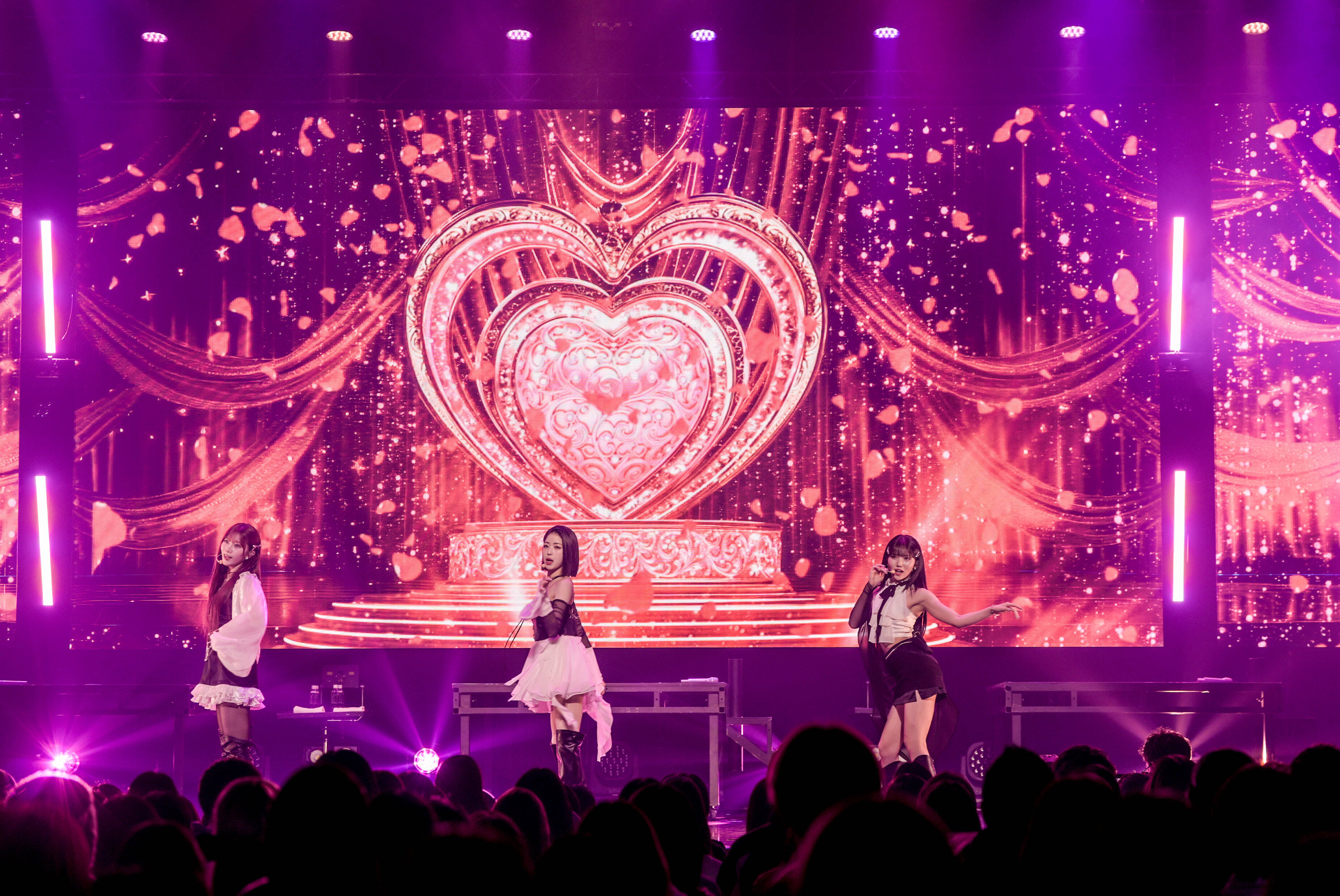 IS:SUE、全国ツアー最終公演で見せた“強さと繊細さ”