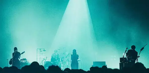 CLAN QUEENの夢が叶った夜、生き様を刻んだTHE ORAL CIGARETTESとの2マン