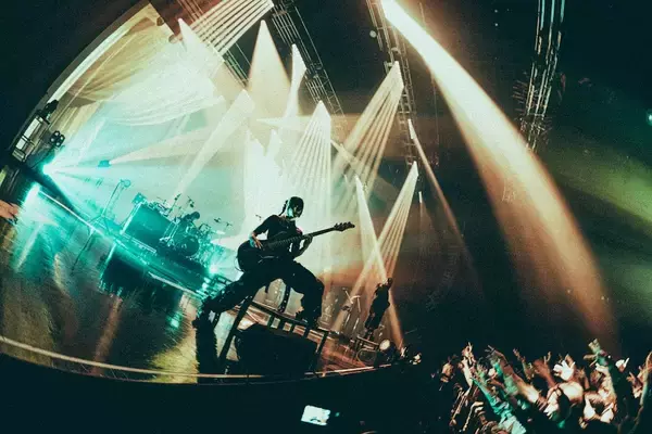 「CLAN QUEENの夢が叶った夜、生き様を刻んだTHE ORAL CIGARETTESとの2マン」の画像