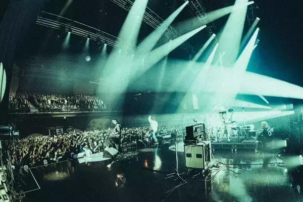 「CLAN QUEENの夢が叶った夜、生き様を刻んだTHE ORAL CIGARETTESとの2マン」の画像