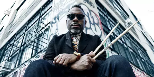 ネイト・スミスが語る「ジャズを現代のリスニング環境でどう提示するか」新たな挑戦とディアンジェロの喪失