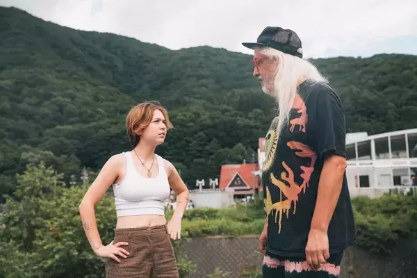 「スネイル・メイル×J・マスキス（ダイナソーJr）　フジロックで実現した夢のオルタナ対談」の画像