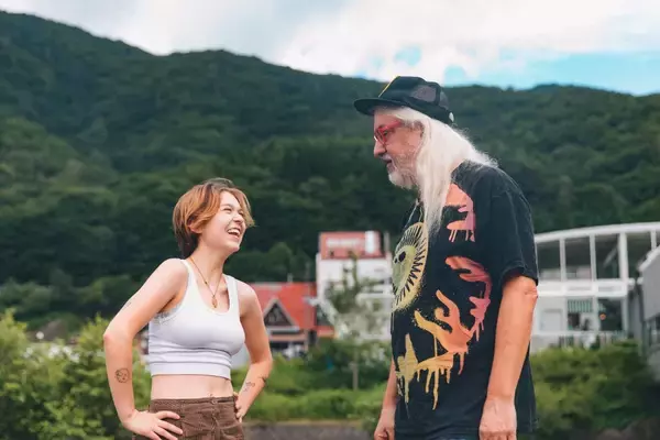 「スネイル・メイル×J・マスキス（ダイナソーJr）　フジロックで実現した夢のオルタナ対談」の画像