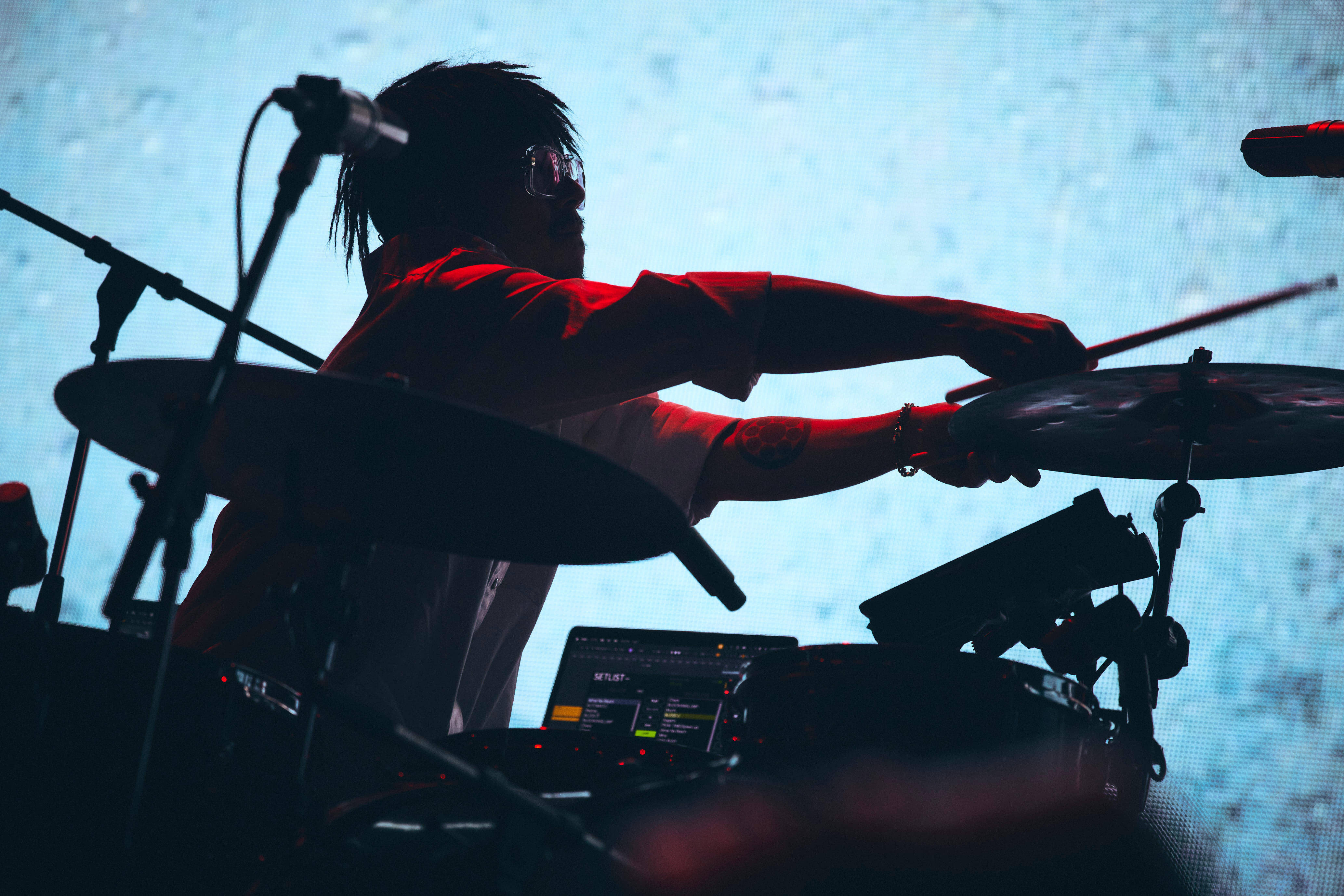 礼賛、武道館で見せた集大成　令和ロマン・くるま、RIP SLYMEも登場、サーヤとバンドの超本気を証明