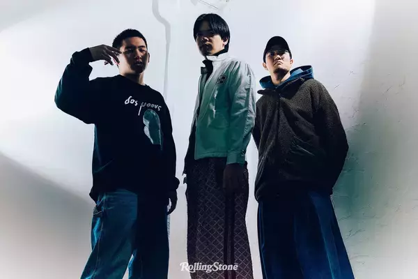 「Dos Monosが赤裸々に語る、解散危機を乗り越えた3人の「キラキラした」衝動とアイデンティティ」の画像