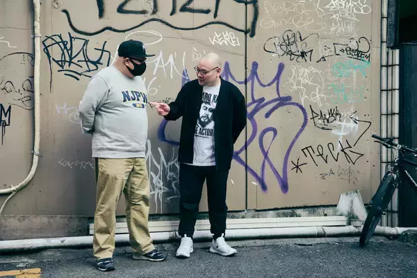 「爪切男とアセロラ4000、作家2人が語る「一番スゲェのがプロレス」な理由」の画像