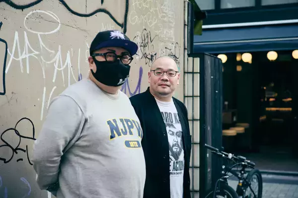 「爪切男とアセロラ4000、作家2人が語る「一番スゲェのがプロレス」な理由」の画像