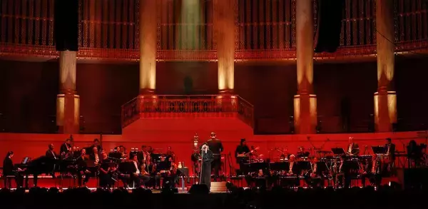 HYDEがウィーンで魅せた「静」の極致、現地オーケストラと共演した特別な一日