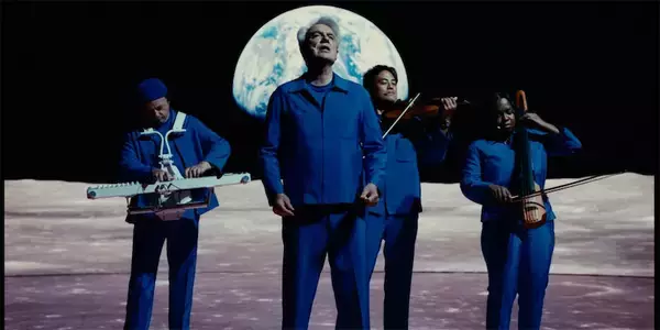 デヴィッド・バーン、最新ツアーをライブ映画化　『アメリカン・ユートピア』に続く新作が始動