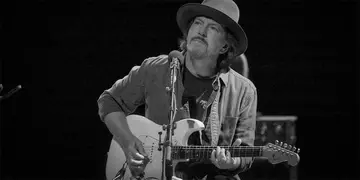 パール・ジャムのエディ・ヴェダー来日公演が開幕　初日・名古屋のハイエナジーで奇跡的な熱演