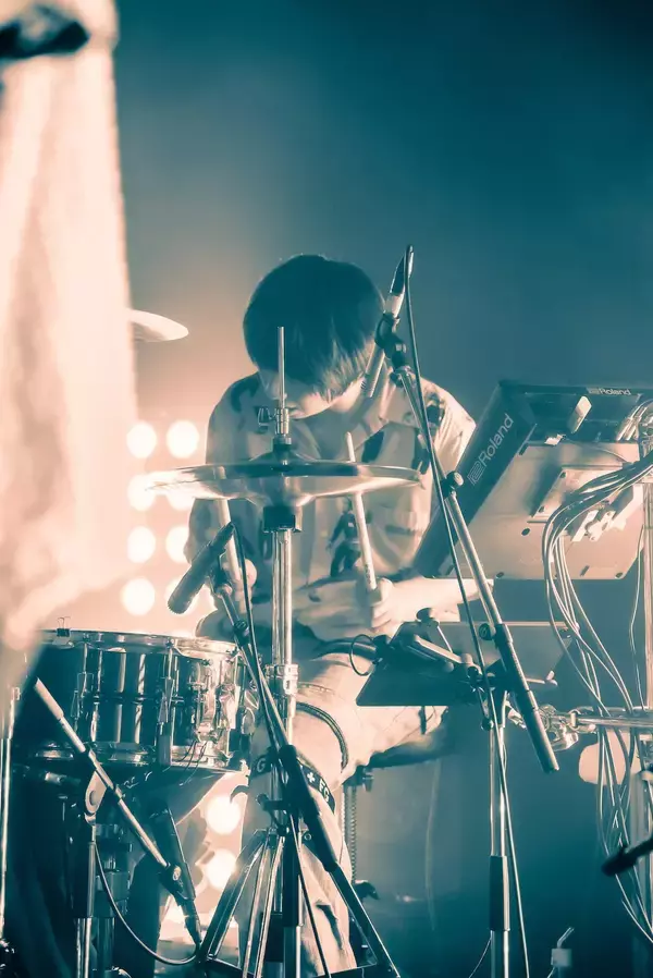 「Lavt「RE:BORN」が意味したもの、メジャーデビュー発表のリキッドルーム公演」の画像