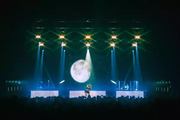 「PinkPantheress初来日公演レポート──同じビートで揺れた、その夜だけの仲間たち」の画像