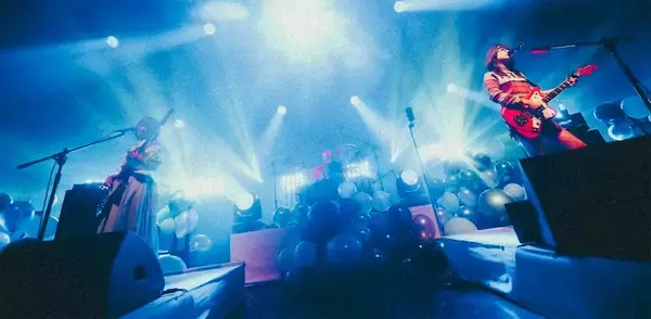 ブランデー戦記、3人の人間性が赤裸々に爆音で響いたZepp DiverCity公演
