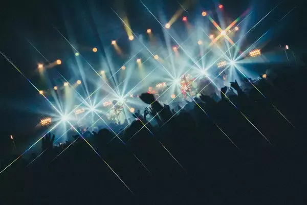 「ブランデー戦記、3人の人間性が赤裸々に爆音で響いたZepp DiverCity公演」の画像