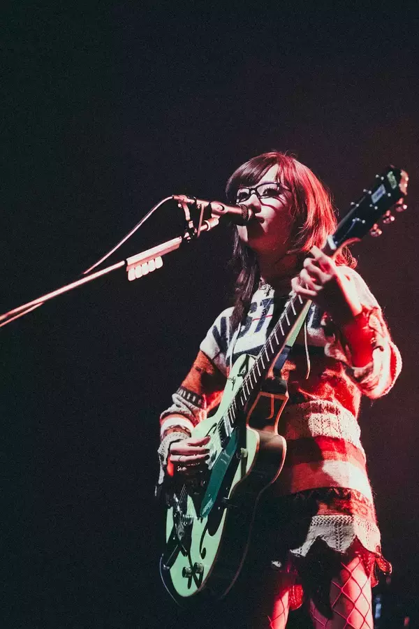 「ブランデー戦記、3人の人間性が赤裸々に爆音で響いたZepp DiverCity公演」の画像