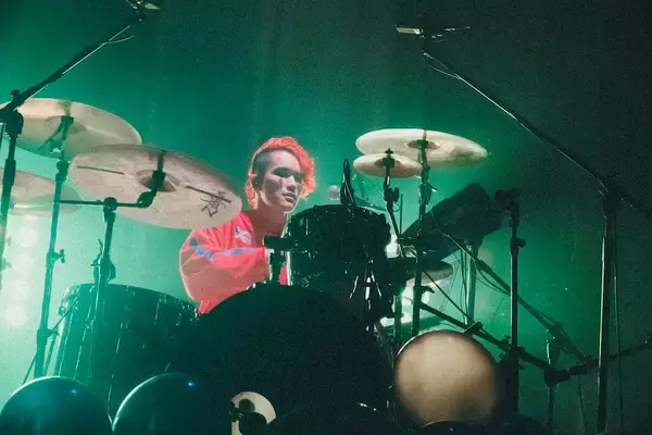 「ブランデー戦記、3人の人間性が赤裸々に爆音で響いたZepp DiverCity公演」の画像