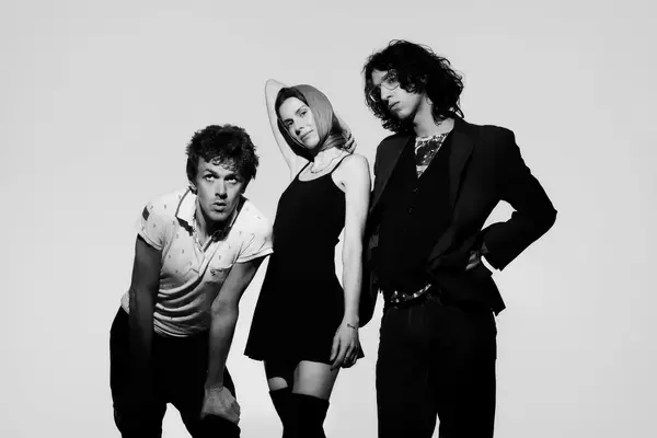 「bar italiaが語る、いまだ謎多きバンドが手に入れた「ポップ」の奔放なエネルギー」の画像