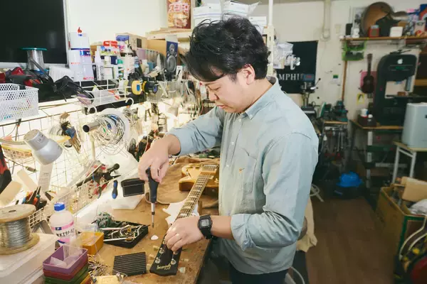 「竹内夢が語る、「ウタヒメドリーム」との出会い、リペア職人と熱弁する「ギター愛」」の画像