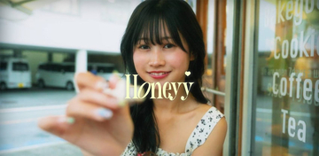 CHIHIRO、伊藤彩華出演の繊細な恋心描くMV「Honeyy」公開