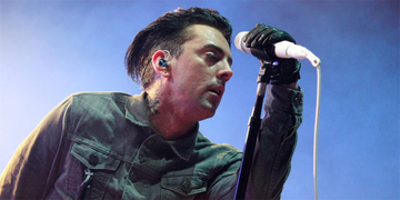 ロストプロフェッツのイアン・ワトキンス獄中刺殺事件、さらに男2人を逮捕