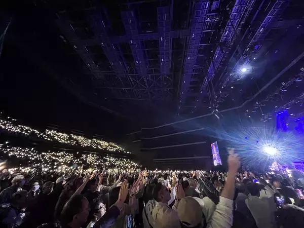 「YOSHIKI、ダイアナ・ロス来日公演でサプライズ共演　名曲「If We Hold On Together」に大歓声」の画像