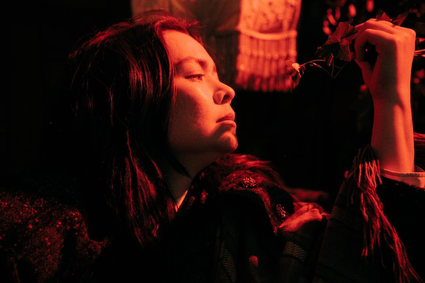 Mitski独占インタビュー　日本で見つけた「つながり」──孤独と死、それでも生きること