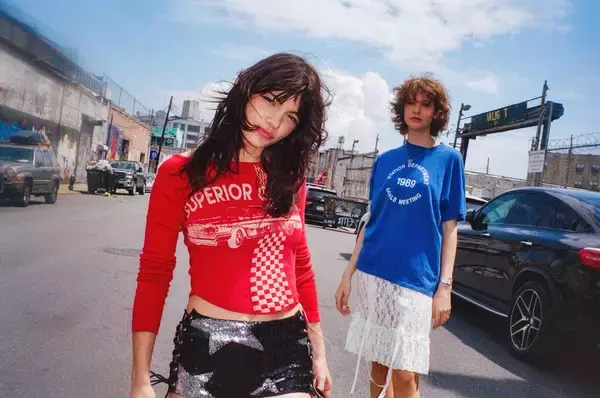 「アルゼンチン発ロックデュオ・PACIFICA、『In Your Face!』で語る“本音と進化”」の画像